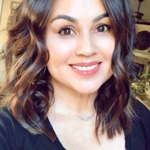 Meet your Posher, Yolanda